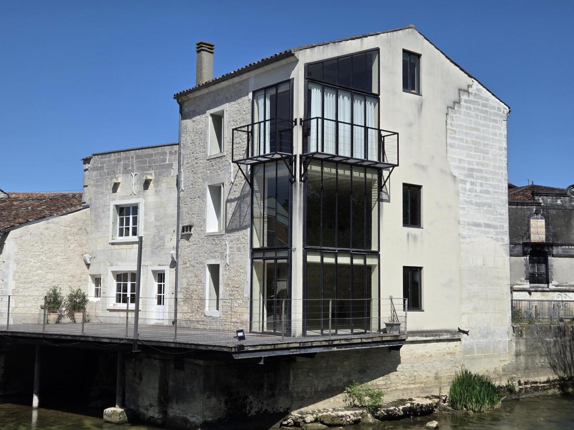 Quai 3 Loft Moderne Et Lumineux Les Pieds Dans L'Eau Leilighet Jarnac Eksteriør bilde